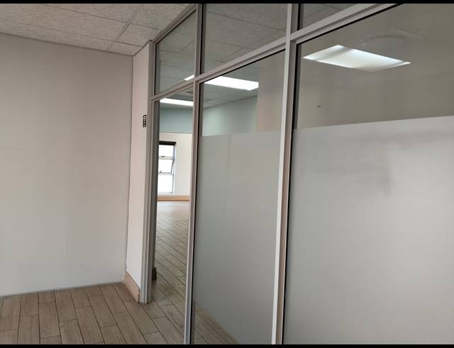 120M² OFFICE TO LET IN MELODIE